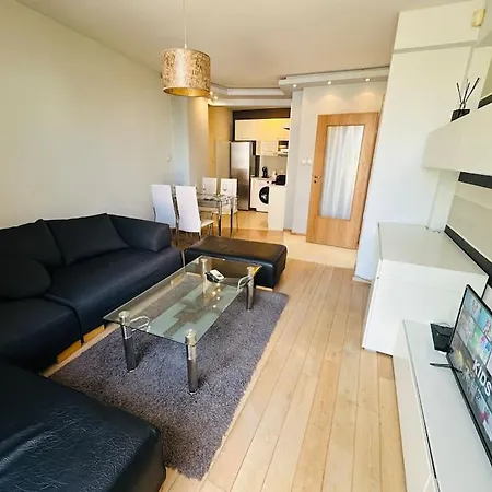 Student Town 1bdr Apartment *